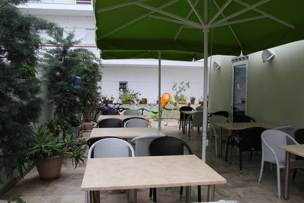 Viktoria Hotel Paralía Buitenkant foto